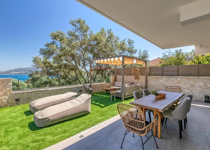 White Rock Villas Nikiana