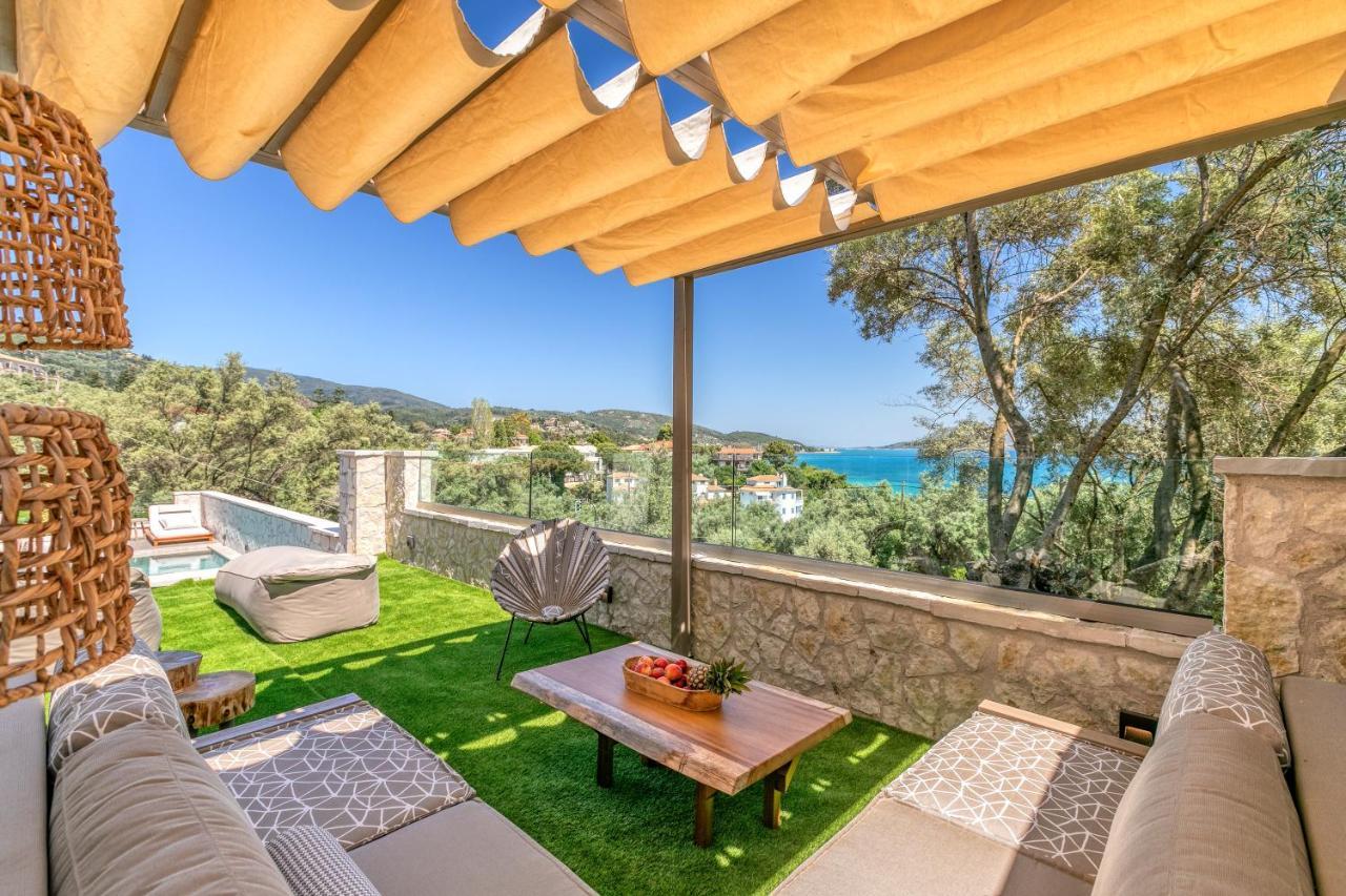 White Rock Villa Nikiana