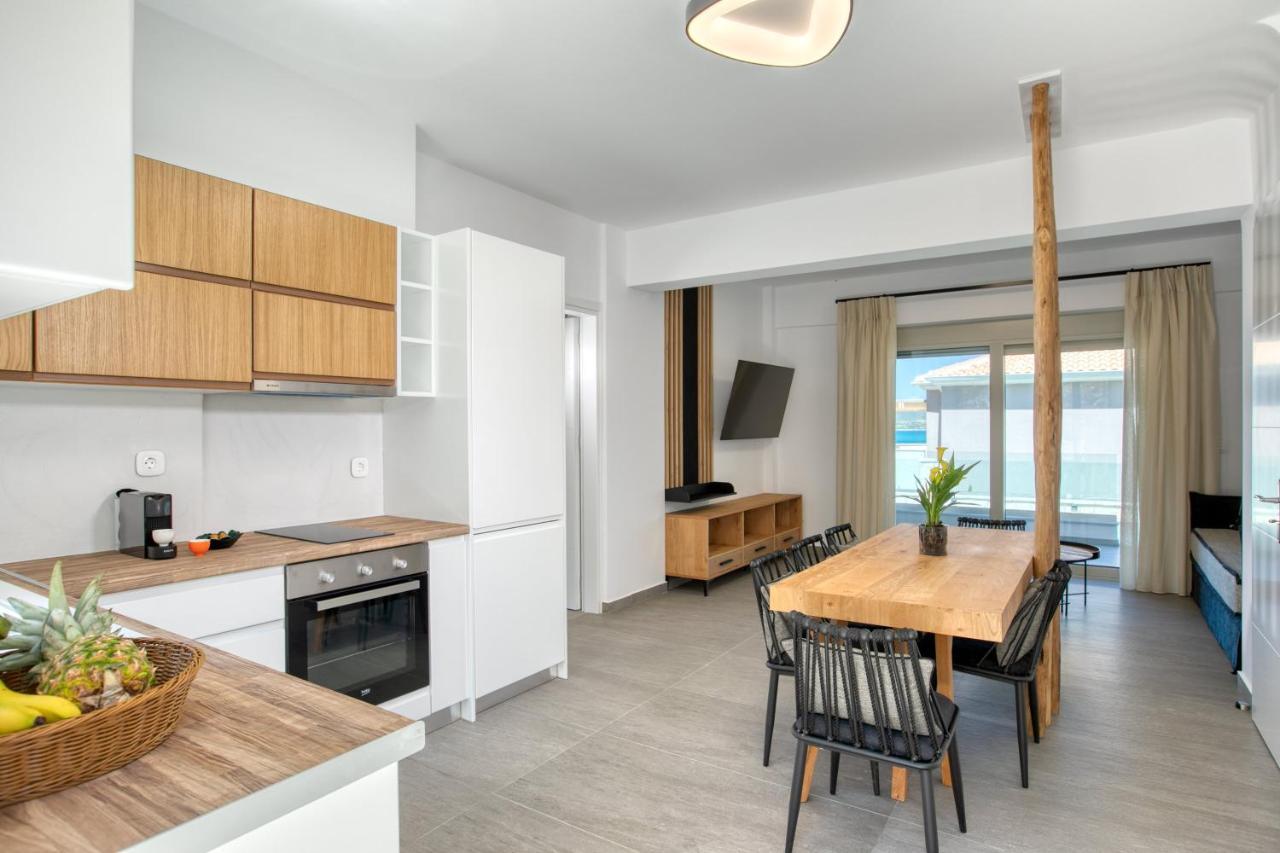 White Rock Villa Nikiana