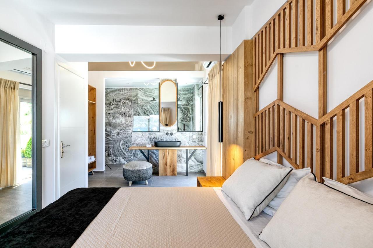 White Rock Villa Nikiana