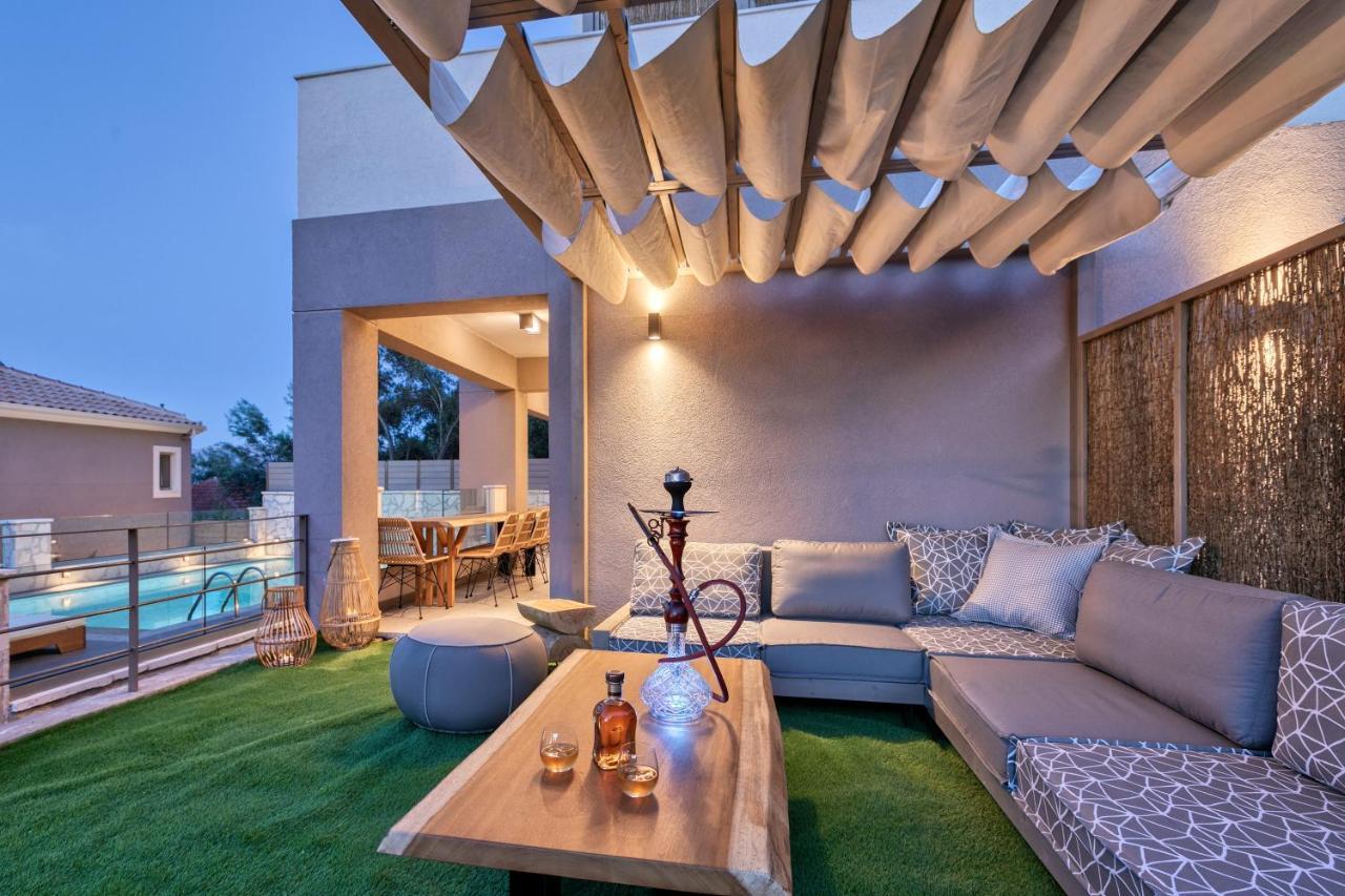 White Rock Villa *
